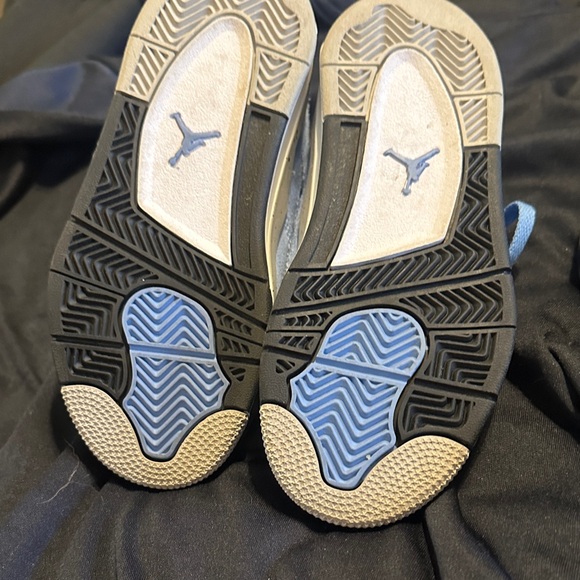 Jordan Kids Light Blue Sneakers - Picture 7 of 7